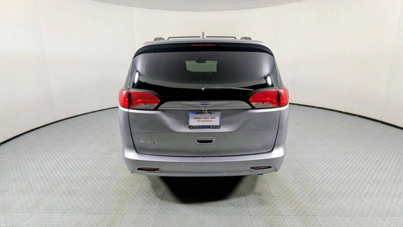 2020 Chrysler Voyager LXi