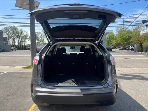 2023 Ford Edge SE