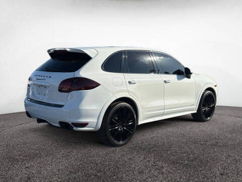 2013 Porsche Cayenne GTS