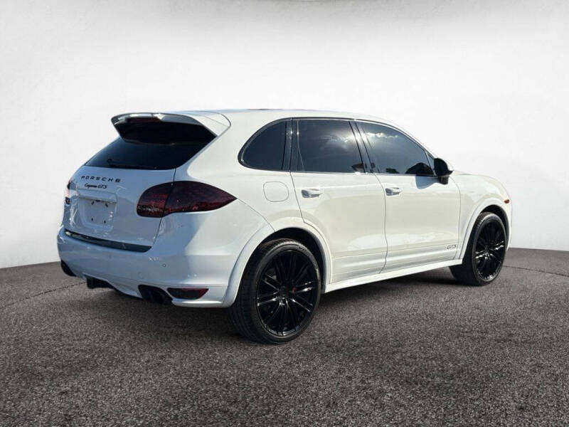 2013 Porsche Cayenne GTS