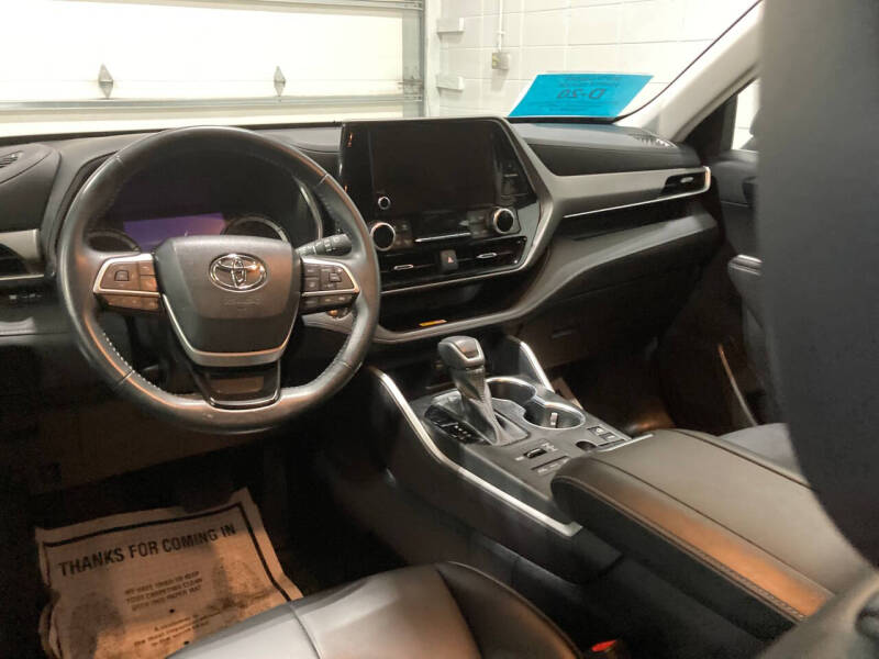 2023 Toyota Highlander XLE