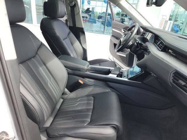 2024 Audi Q8 e-tron quattro Prestige