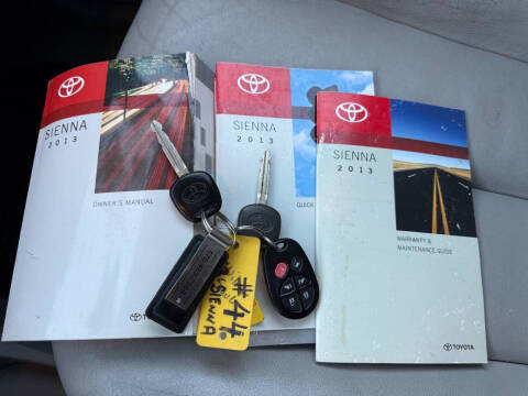 2013 Toyota Sienna XLE 7-Passenger