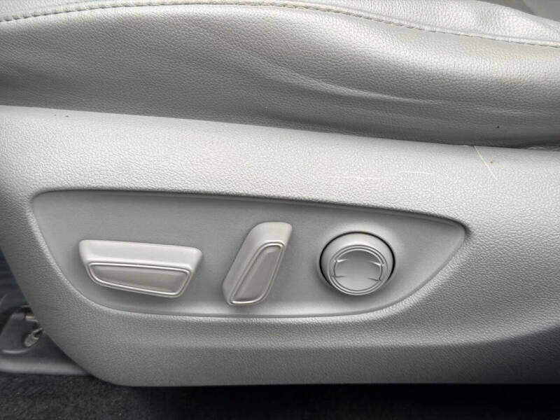 2022 Toyota Highlander Hybrid Limited