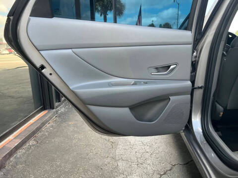 2023 Hyundai Elantra