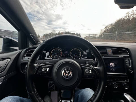 2017 Volkswagen Golf R 4Motion