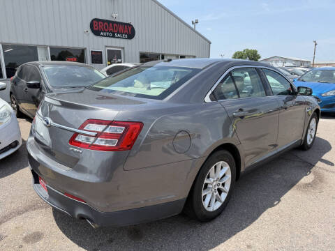 2013 Ford Taurus SE