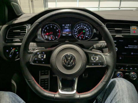 2019 Volkswagen Golf GTI SE