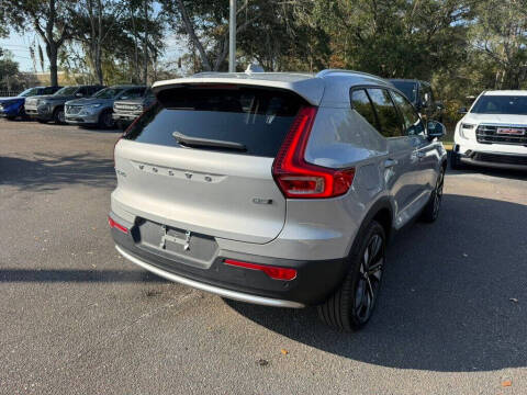 2025 Volvo XC40 B5 Plus Bright Theme