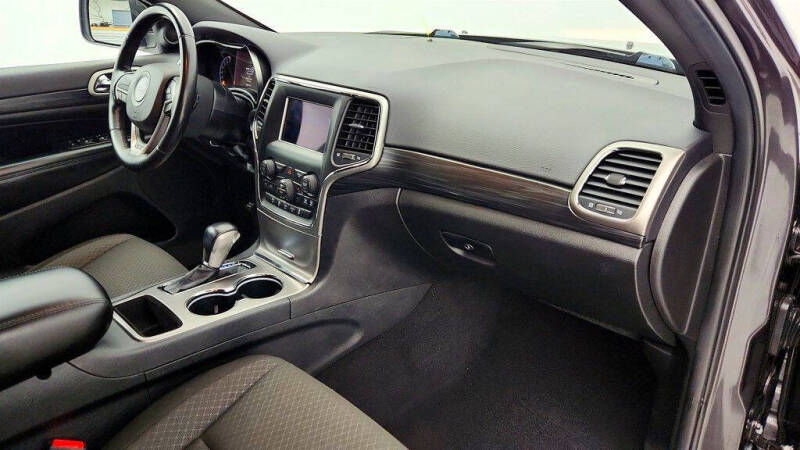 2020 Jeep Grand Cherokee Laredo E