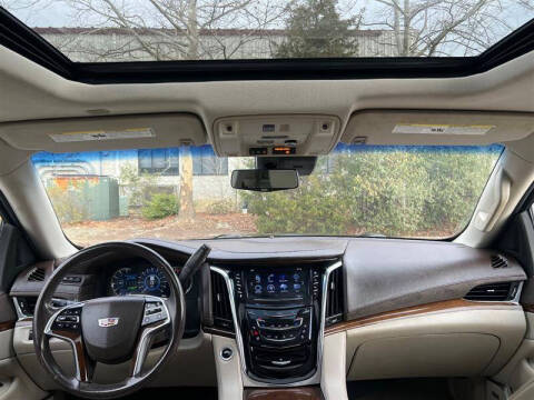 2017 Cadillac Escalade Luxury