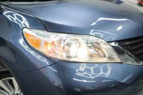 2013 Toyota Sienna LE 7-Passenger