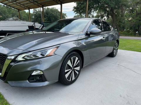 2019 Nissan Altima for sale at D & R Auto Brokers in Ridgeland SC