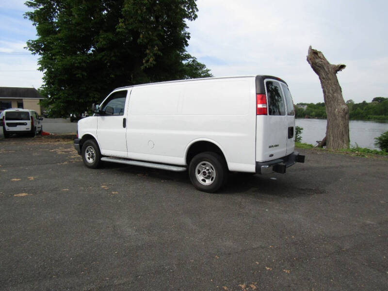 2023 GMC Savana 2500