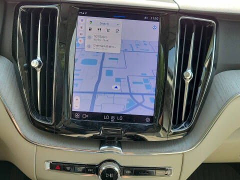 2023 Volvo XC60 B5 Plus Dark Theme