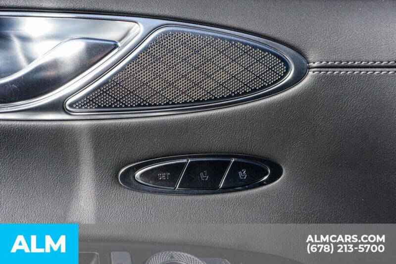 2024 Genesis GV70 2.5T Standard