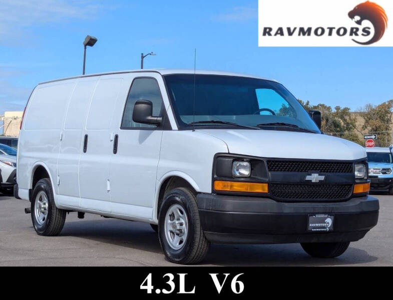 2004 Chevrolet Express Base