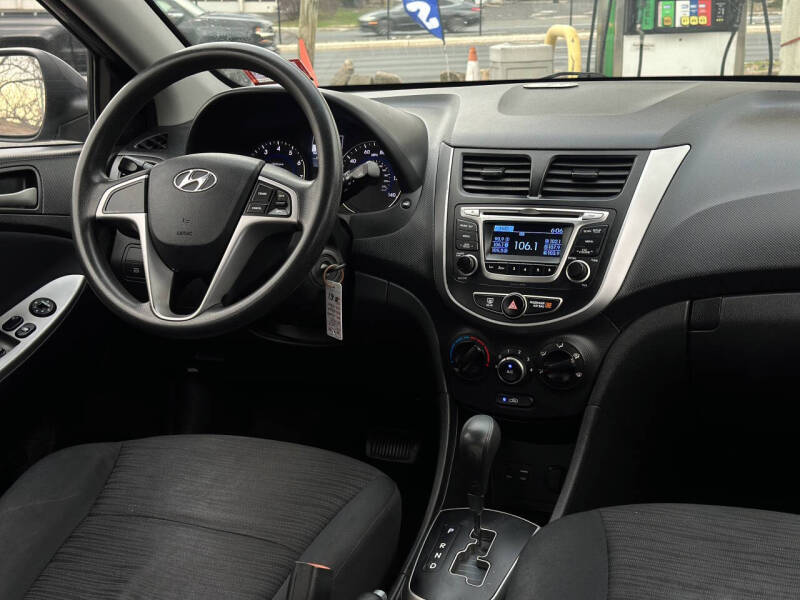 2017 Hyundai Accent SE