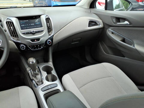 2017 Chevrolet Cruze LT Auto