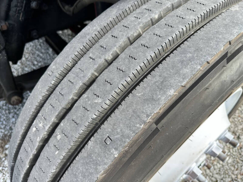 2012 Freightliner M2 106