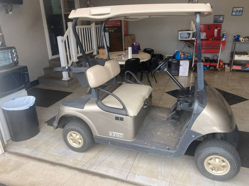 2016 E-Z-GO RXV