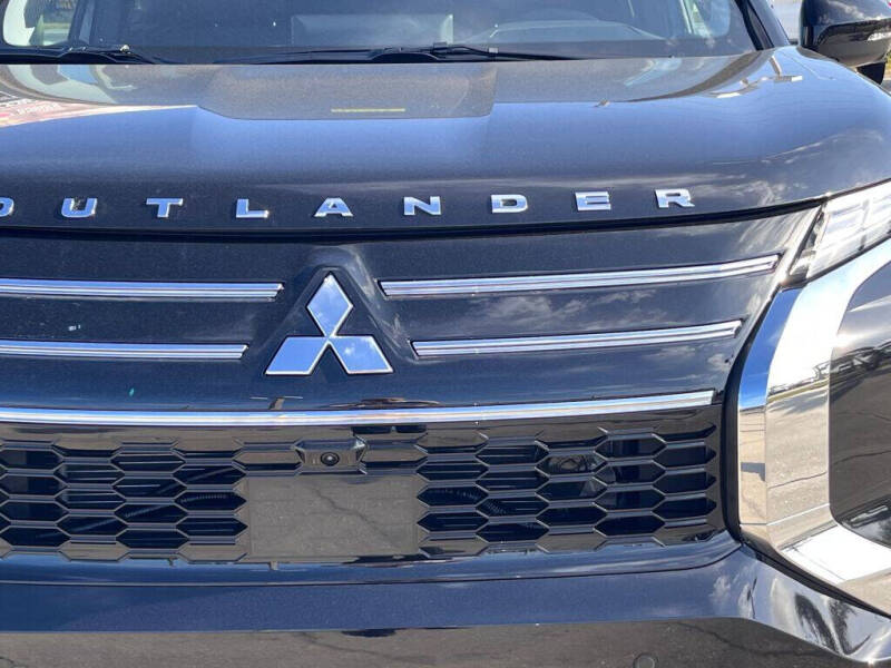 2025 Mitsubishi Outlander SE