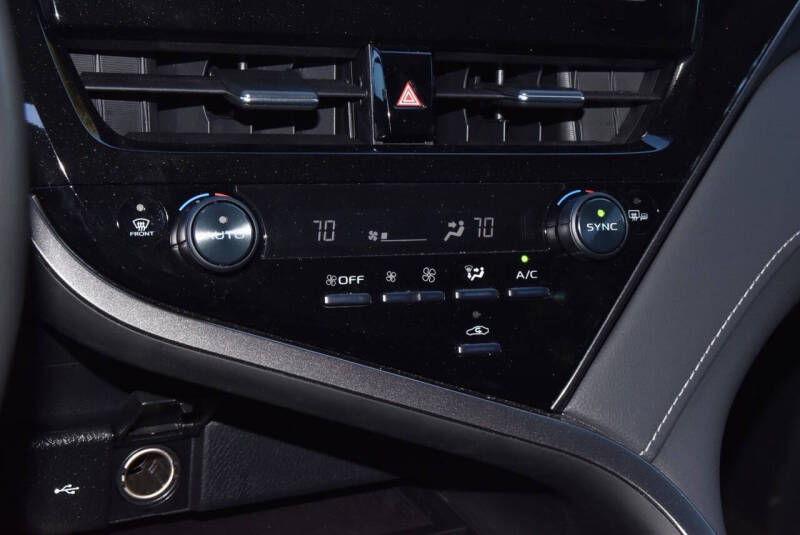 2024 Toyota Camry Hybrid SE