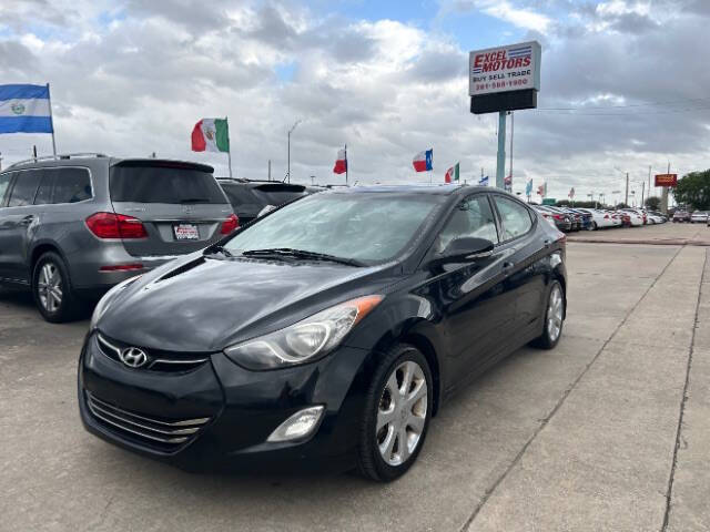 2011 Hyundai Elantra GLS's photo