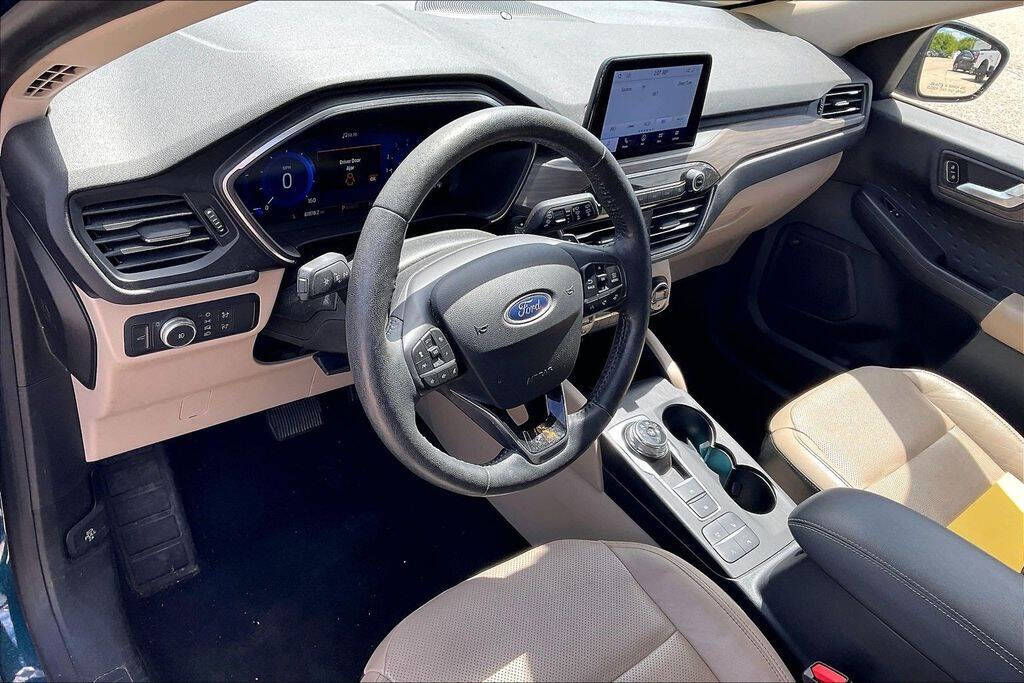 Dk. Green 2020 Ford Escape Titanium AWD Titanium 4dr SUV 7