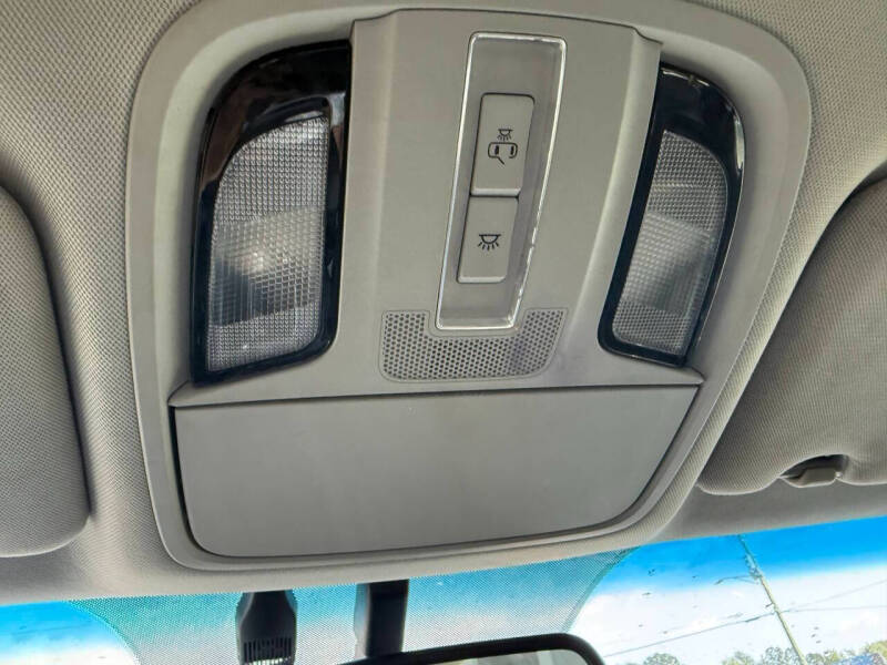 2017 Kia Cadenza Premium