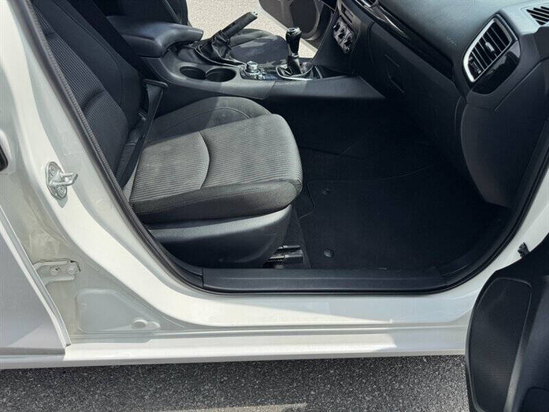 2015 Mazda MAZDA3 i Touring