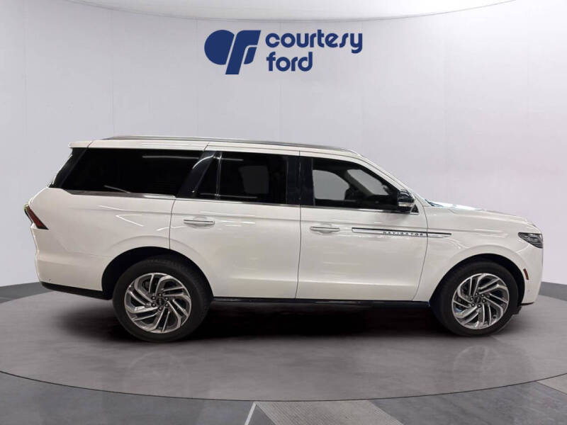 2025 Lincoln Navigator Reserve
