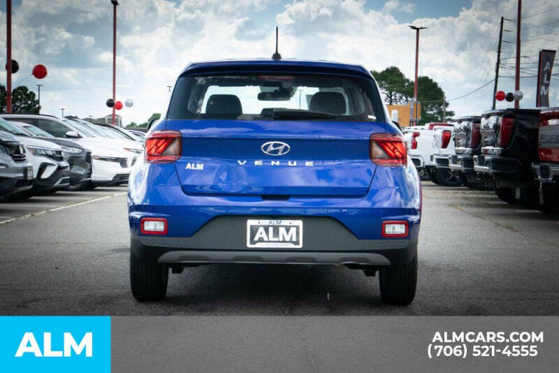 2025 Hyundai Venue SE