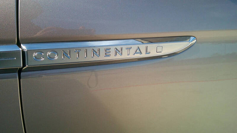 2019 Lincoln Continental Select