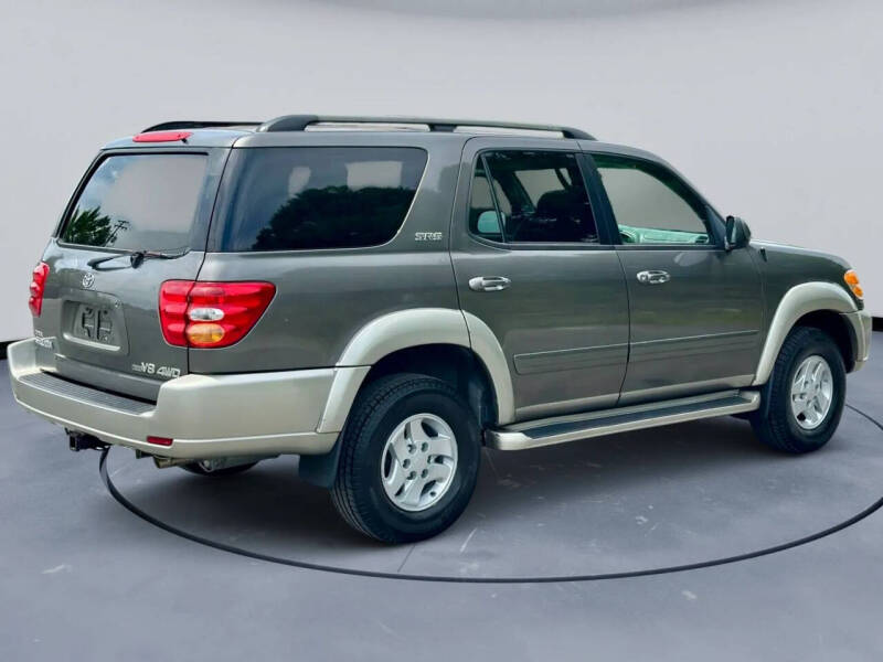 2003 Toyota Sequoia SR5