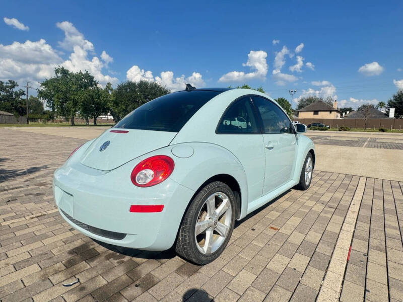 2010 Volkswagen New Beetle