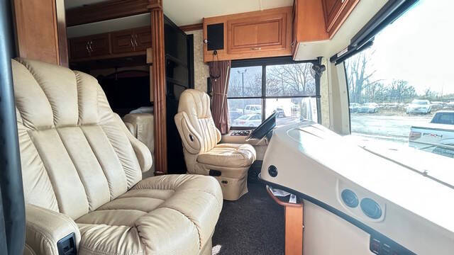 2013 Freightliner XCM Chassis