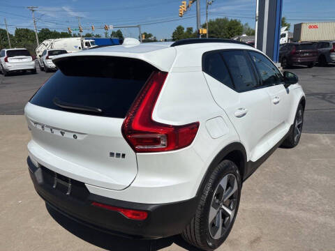 2026 Volvo XC40 B5 Plus