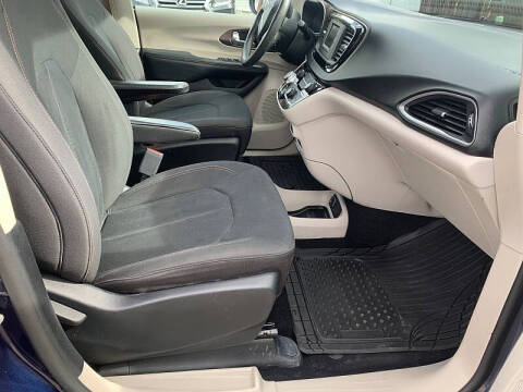 2017 Chrysler Pacifica LX