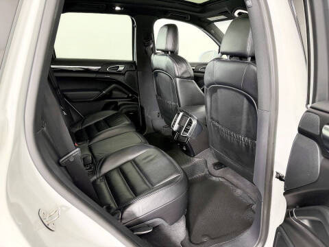 2017 Porsche Cayenne Platinum Edition
