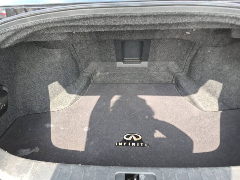 2012 Infiniti M37