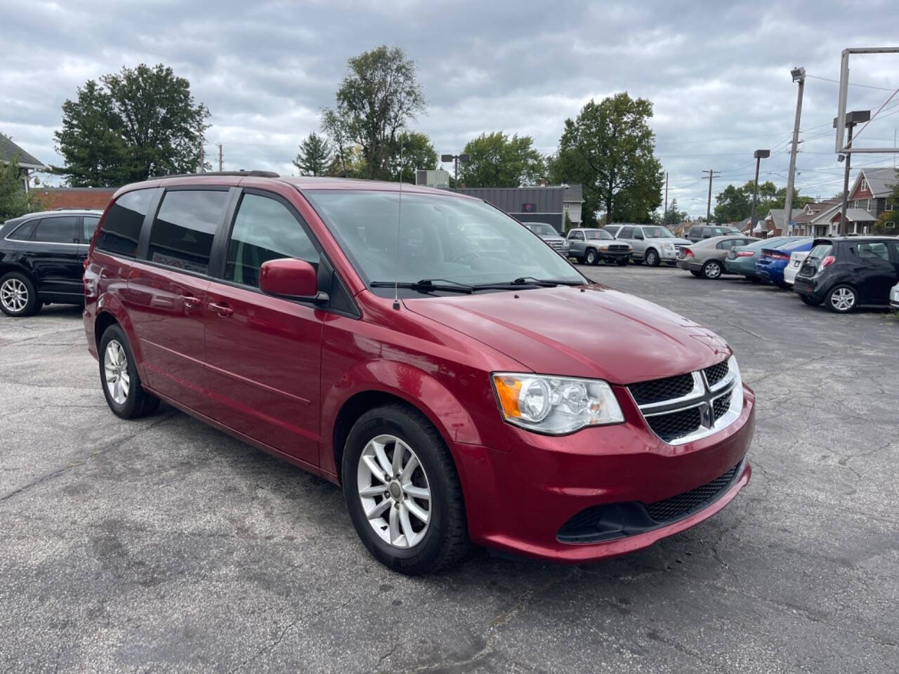 2015 Dodge Grand Caravan for sale at AVS AUTO GROUP LLC in CLEVELAND, OH