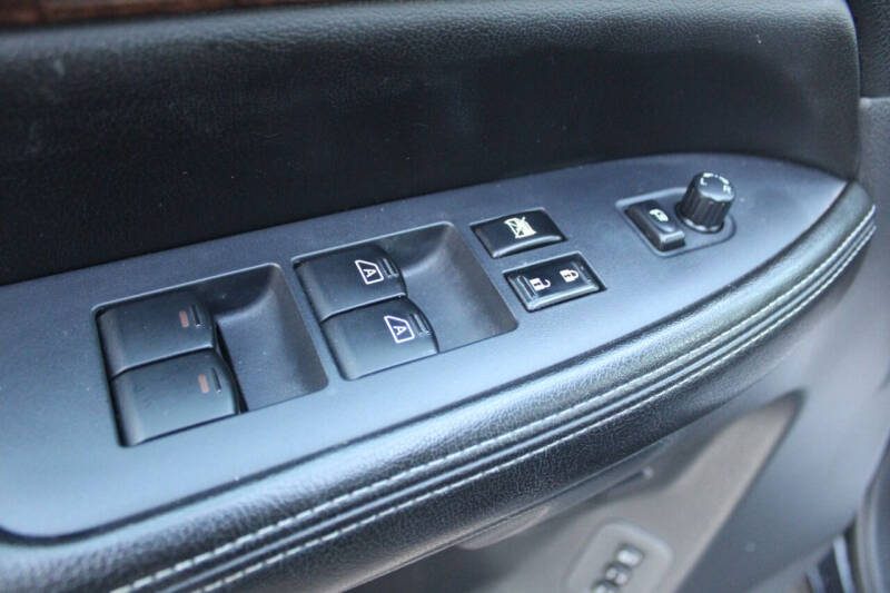 2013 Nissan Armada Platinum