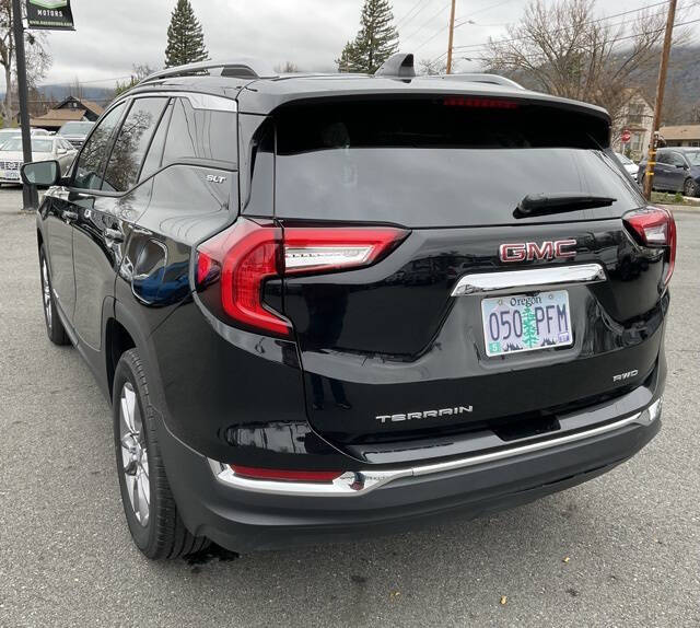 2024 GMC Terrain SLT