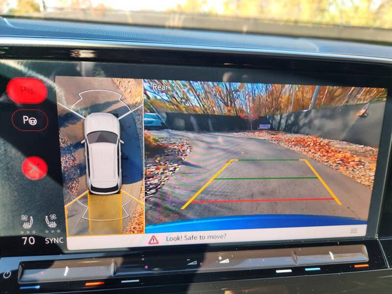 2025 Volkswagen Atlas Cross Sport SEL Premium R-Line 4Motion