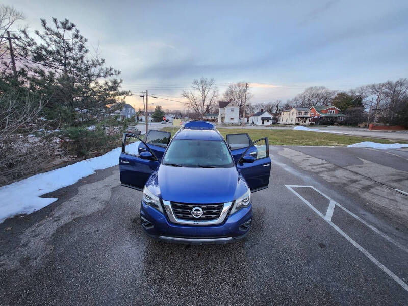 2017 Nissan Pathfinder SV