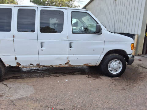 2005 Ford E-Series E-350 SD XLT