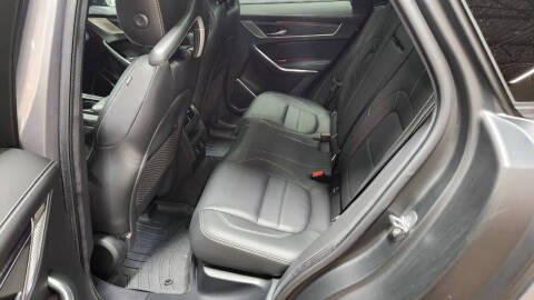 2025 Jaguar F-PACE P400 R-Dynamic S