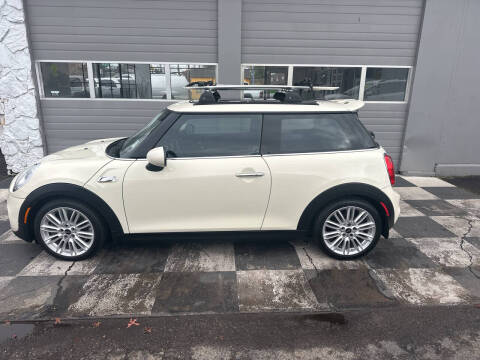 2015 MINI Hardtop 2 Door for sale at Moi Motors in Eugene OR