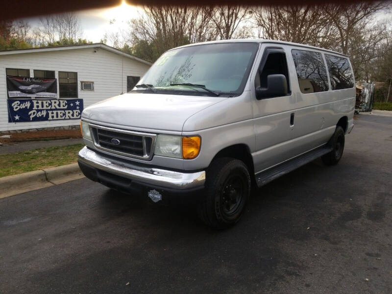 2005 Ford E-Series Wagon for sale at TR MOTORS in Gastonia NC